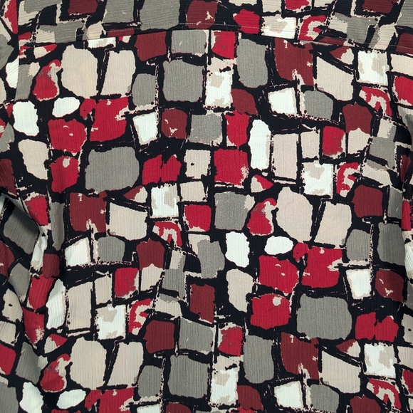 4/$80 Donnkenny Petites Red Beige Abstract Shoulder Pads Short Sleeve Button Up - Picture 5 of 7
